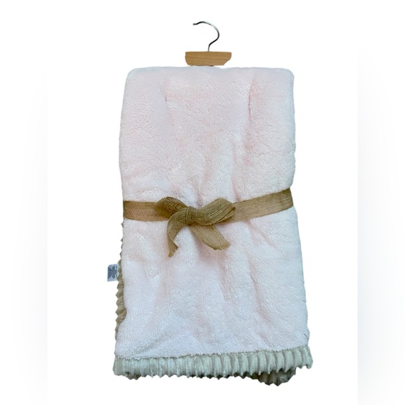Chick Pea‎ Pink Baby Blanket with Beige Ribbed Trim - Soft Sherpa Design - Picture 1 of 2